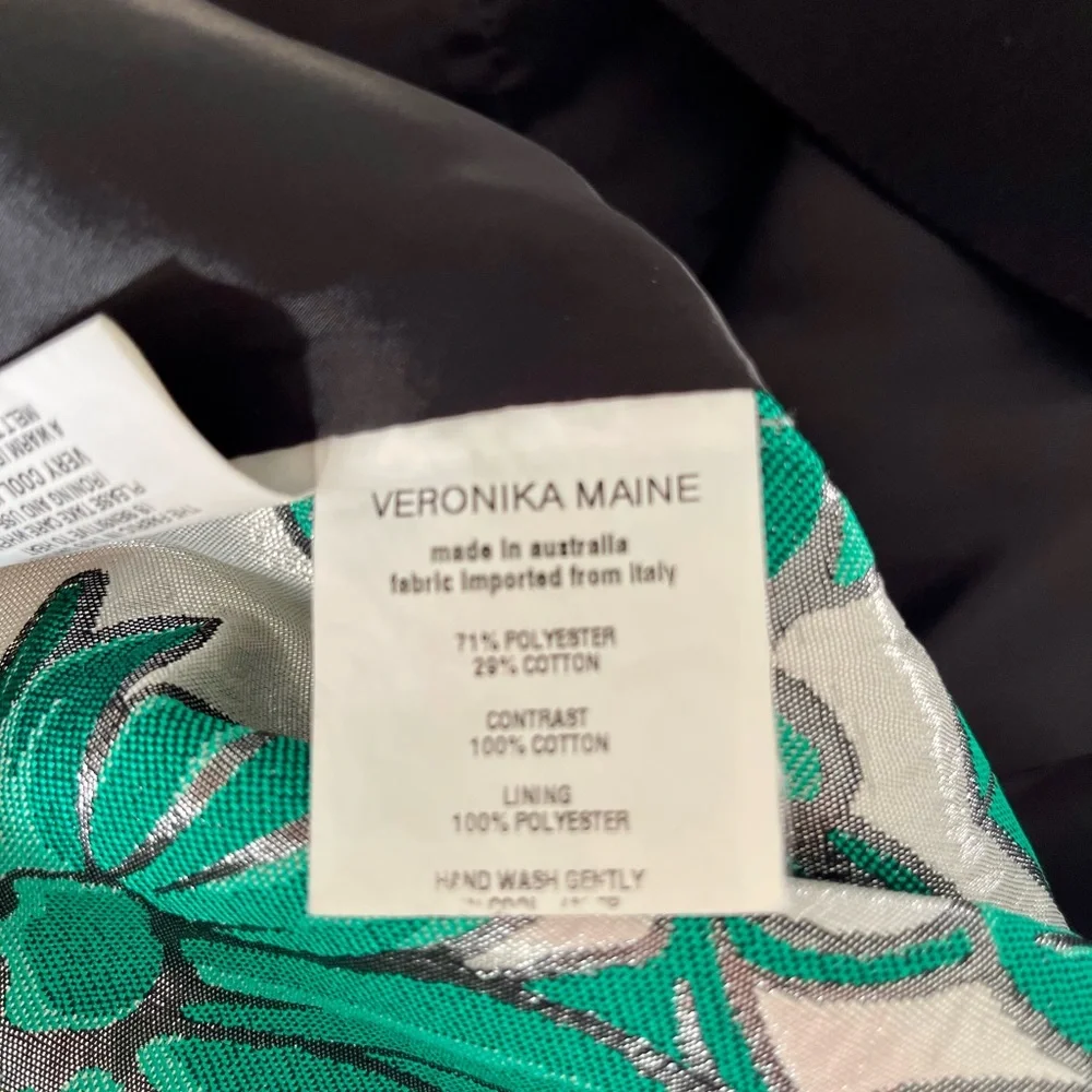 Asymmetric Veronika Maine top - Picture 4 of 7